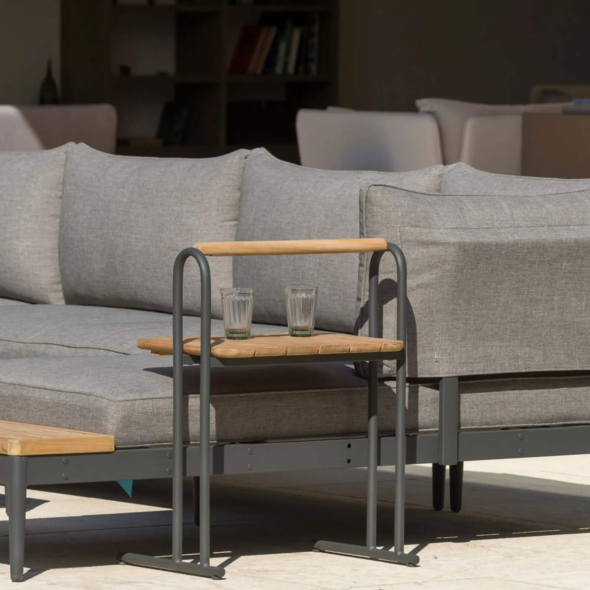 New Depot Outdoor-Beistelltisch Linn